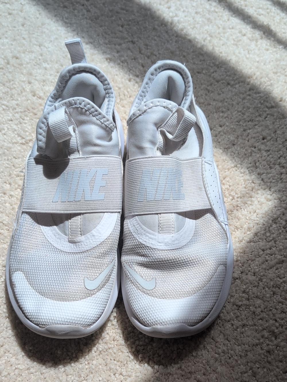 Nike Kids White Slip-On Mesh Sneakers Size 1Y